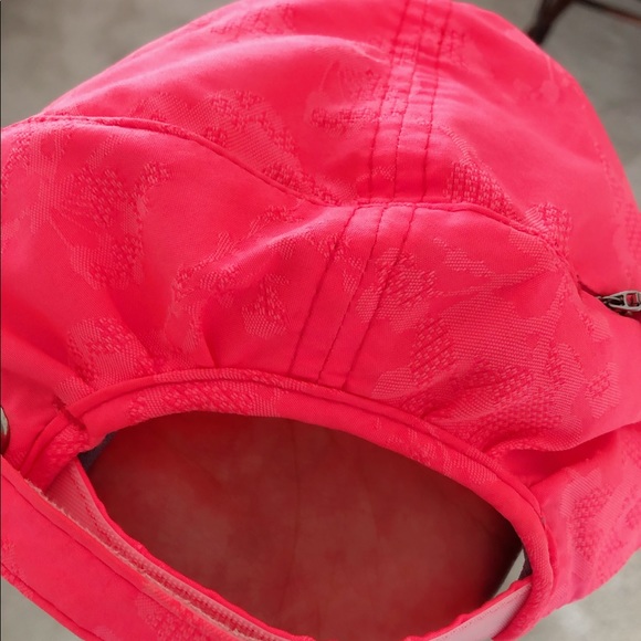SOLD-Lululemon hat - Picture 3 of 4